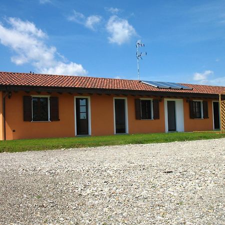 Agriturismo Cascina Aguzza Oleggio Exterior foto