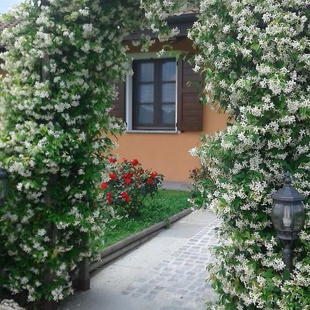 Agriturismo Cascina Aguzza Oleggio Exterior foto