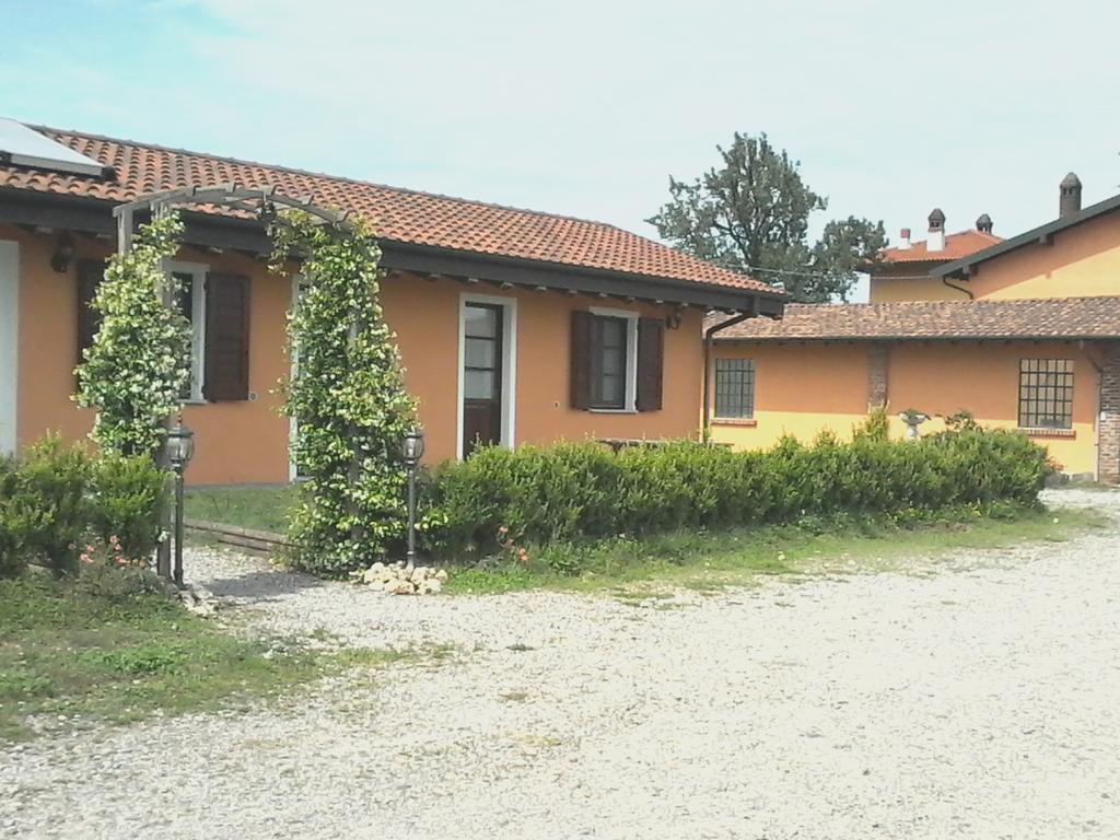 Agriturismo Cascina Aguzza Oleggio Exterior foto