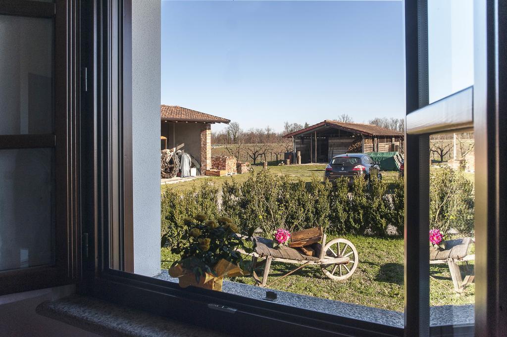 Agriturismo Cascina Aguzza Oleggio Exterior foto