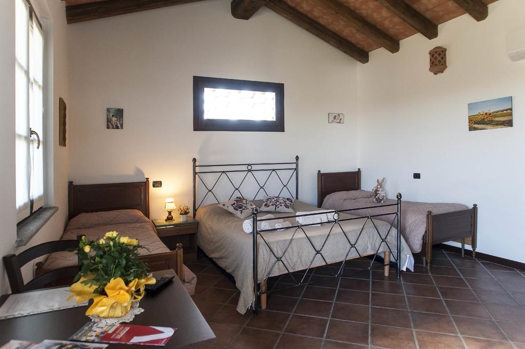 Agriturismo Cascina Aguzza Oleggio Exterior foto