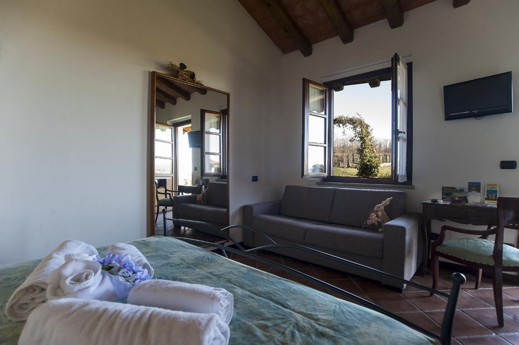 Agriturismo Cascina Aguzza Oleggio Exterior foto