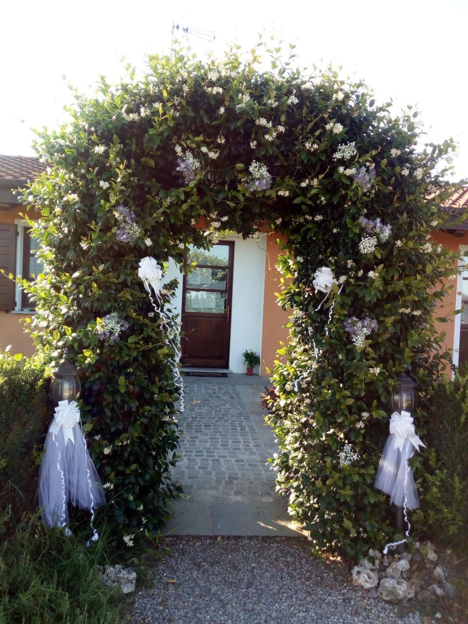 Agriturismo Cascina Aguzza Oleggio Exterior foto