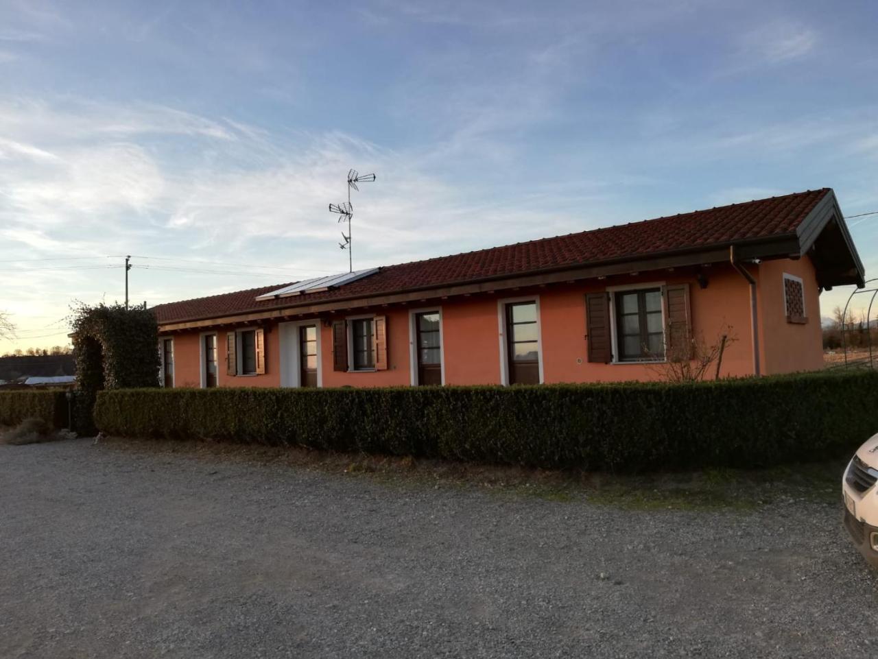 Agriturismo Cascina Aguzza Oleggio Exterior foto